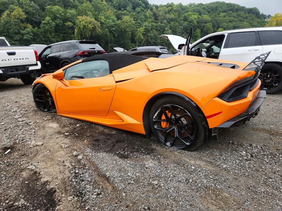 Photo 2 from auction – 2017 LAMBORGHINI HURACAN with VIN ZHWUR2ZF2HLA07627
