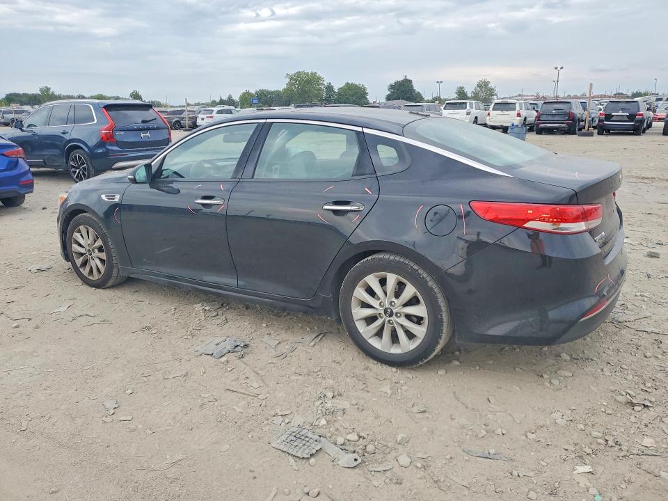 Фото 2 с аукциона – 2016 KIA OPTIMA с VIN 5XXGU4L30GG010231