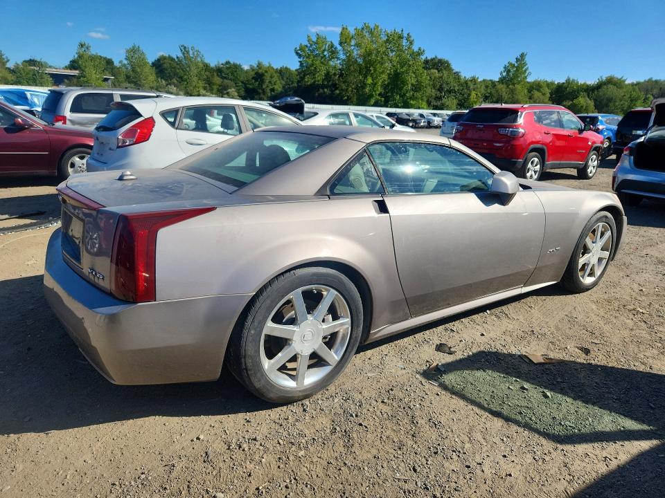 Zdjęcie 3 z aukcji – 2004 CADILLAC XLR z VIN 1G6YV34A045602756