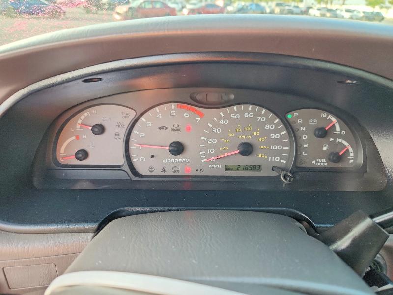 Photo 9 from auction – 2002 TOYOTA SEQUOIA with VIN 5TDZT38AX2S134012