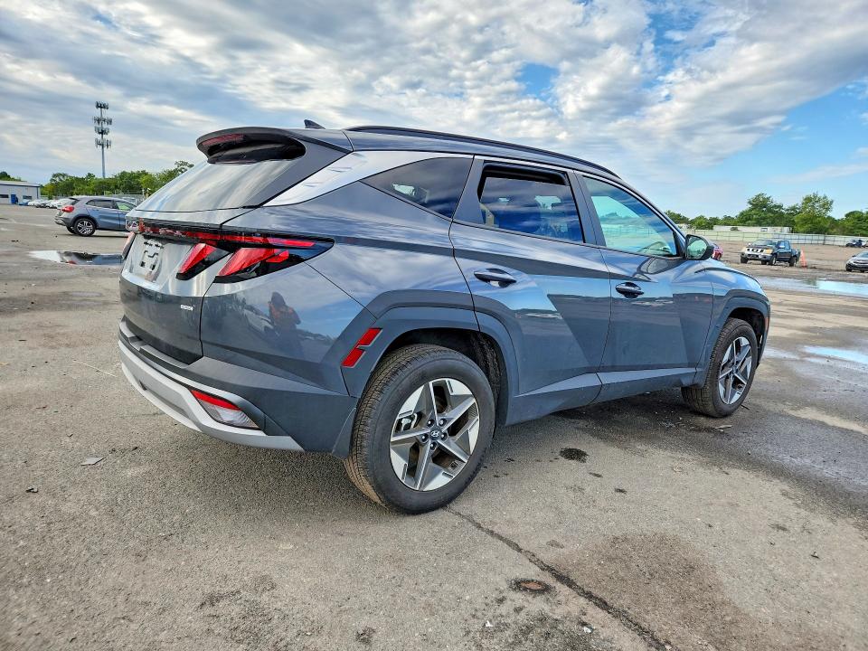 Снимка 3 от търг – 2025 HYUNDAI TUCSON с VIN 5NMJBCDE6SH568729