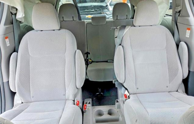 Photo 10 from auction – 2015 TOYOTA SIENNA with VIN 5TDKK3DC8FS651567