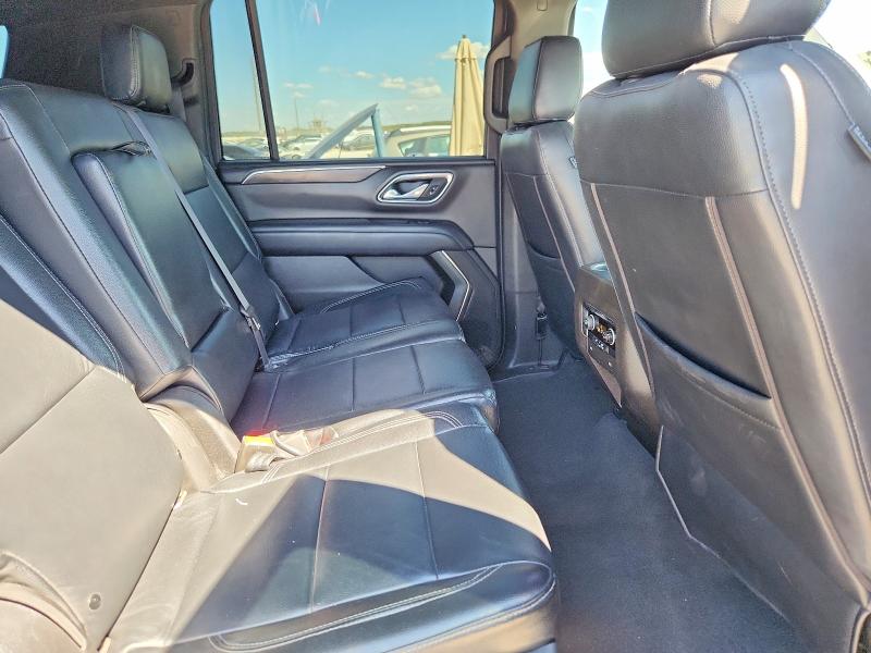 Photo 11 from auction – 2021 CHEVROLET SUBURBAN with VIN 1GNSCBKD8MR372173