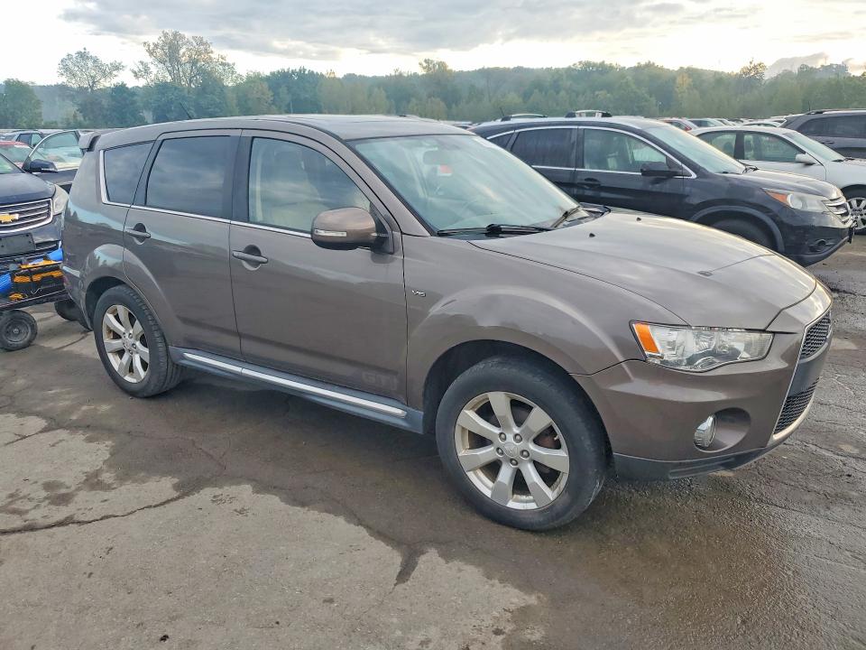 Photo 4 from auction – 2013 MITSUBISHI OUTLANDER with VIN JA4JT5AX9DU012306