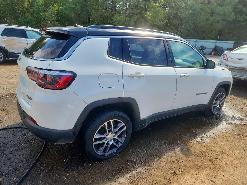Снимка 3 от търг – 2018 JEEP COMPASS с VIN 3C4NJCBB8JT194610