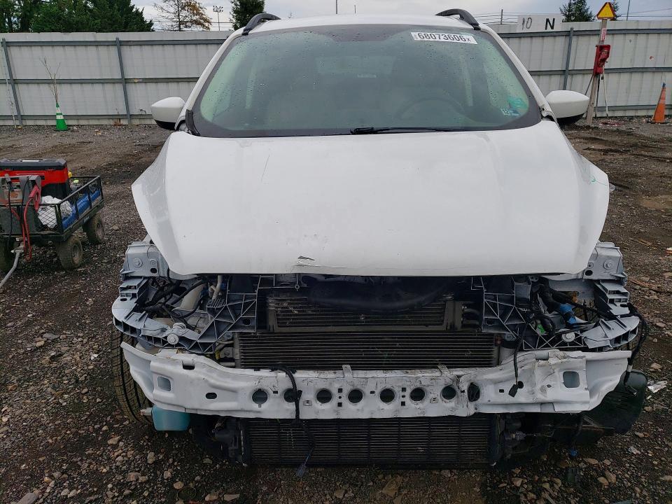 Photo 5 from auction – 2019 FORD ESCAPE with VIN 1FMCU9HD9KUB48541