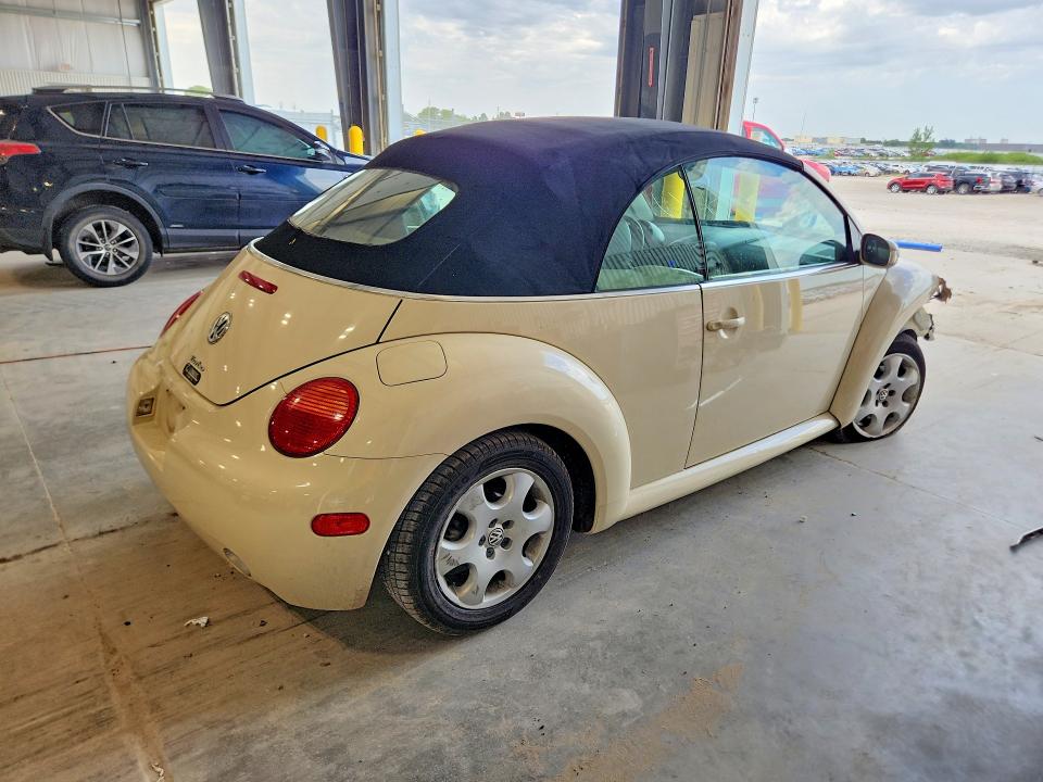 Photo 3 from auction – 2003 VOLKSWAGEN NEW BEETLE with VIN 3VWCD21Y23M333428