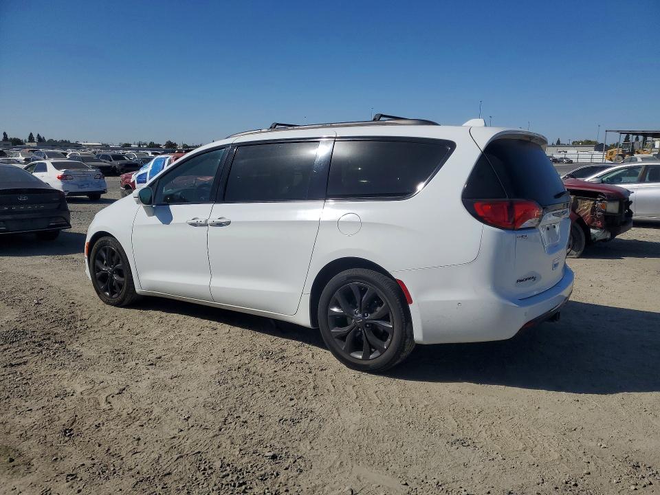 Снимка 2 от търг – 2019 CHRYSLER PACIFICA с VIN 2C4RC1GG7KR681659