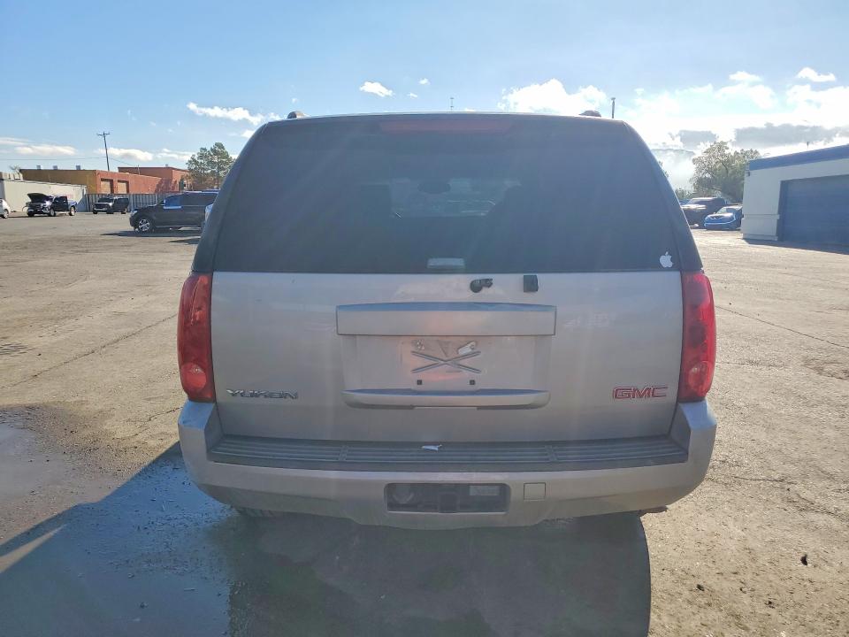 Photo 6 from auction – 2007 GMC YUKON with VIN 1GKFC13067R196703