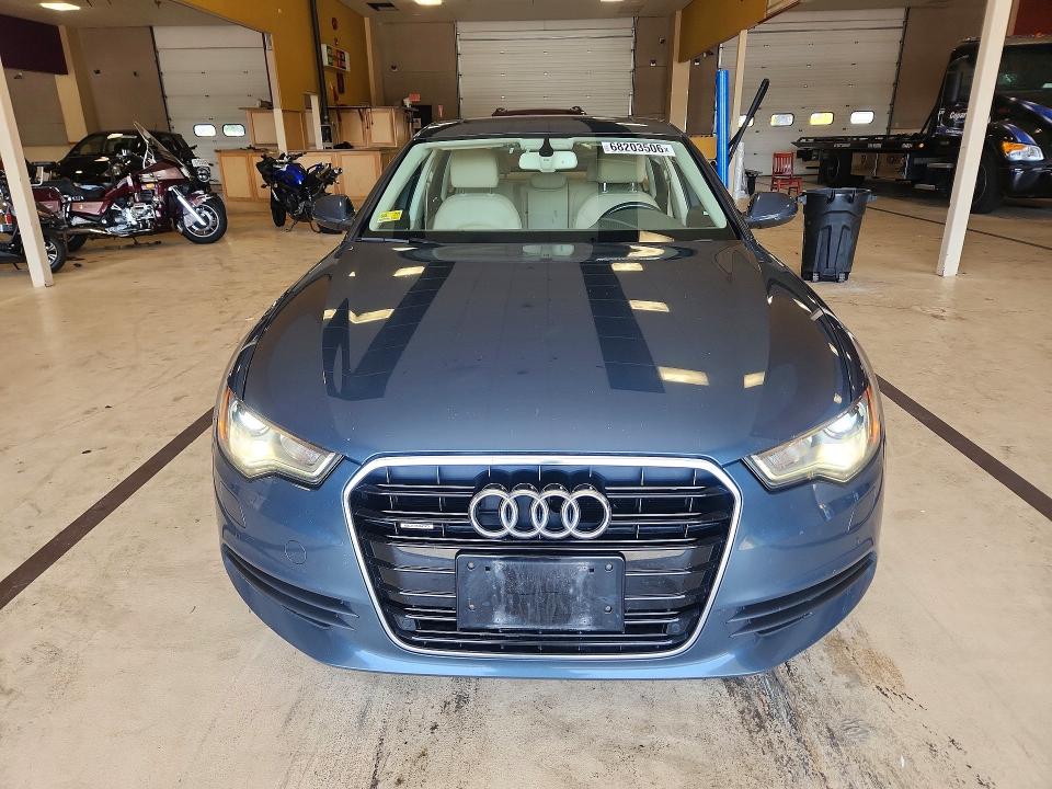 Foto 5 de la subasta – 2015 AUDI A6 con VIN WAUGFAFC7FN011039