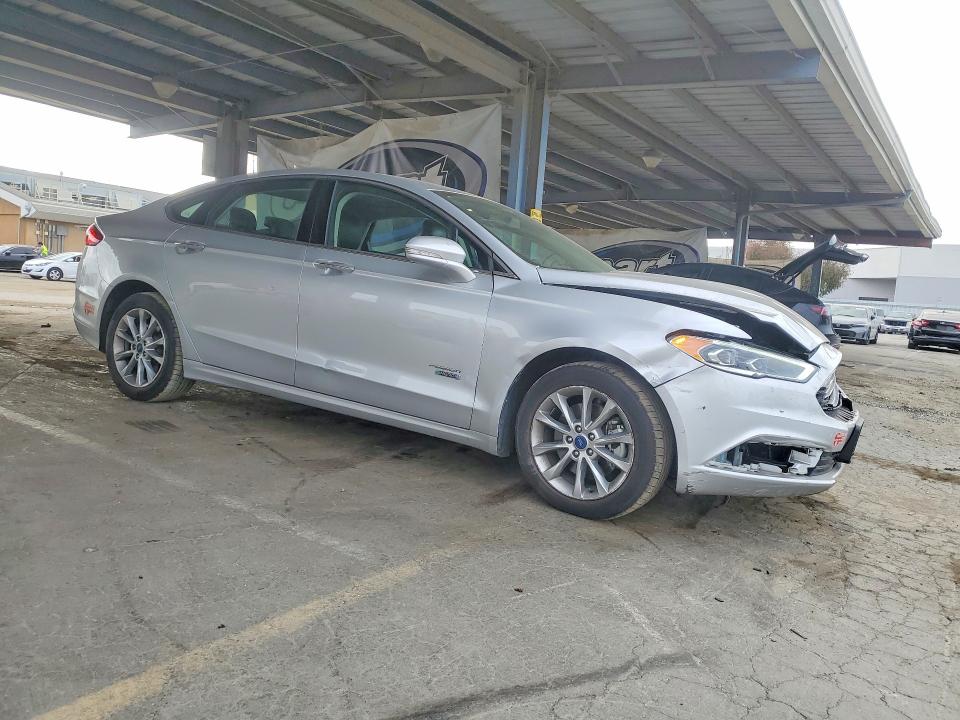 Photo 4 from auction – 2018 FORD FUSION with VIN 3FA6P0PU5JR218845