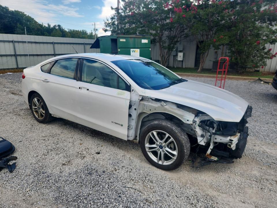Photo 4 from auction – 2016 FORD FUSION with VIN 3FA6P0RU8GR127252