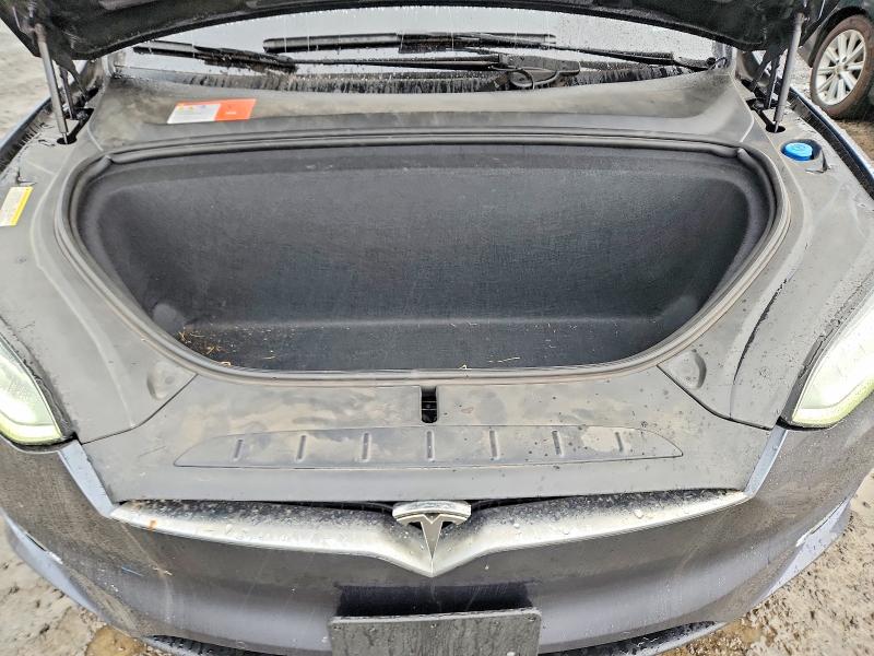 Foto 12 de la subasta – 2017 TESLA MODEL X con VIN 5YJXCDE22HF044800