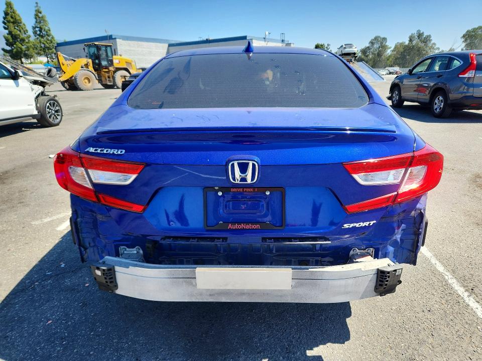 Снимка 6 от търг – 2018 HONDA ACCORD с VIN 1HGCV1F37JA223848