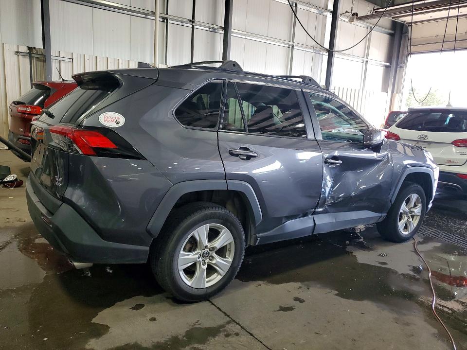 Photo 3 from auction – 2019 TOYOTA RAV4 with VIN 2T3P1RFV2KC003324