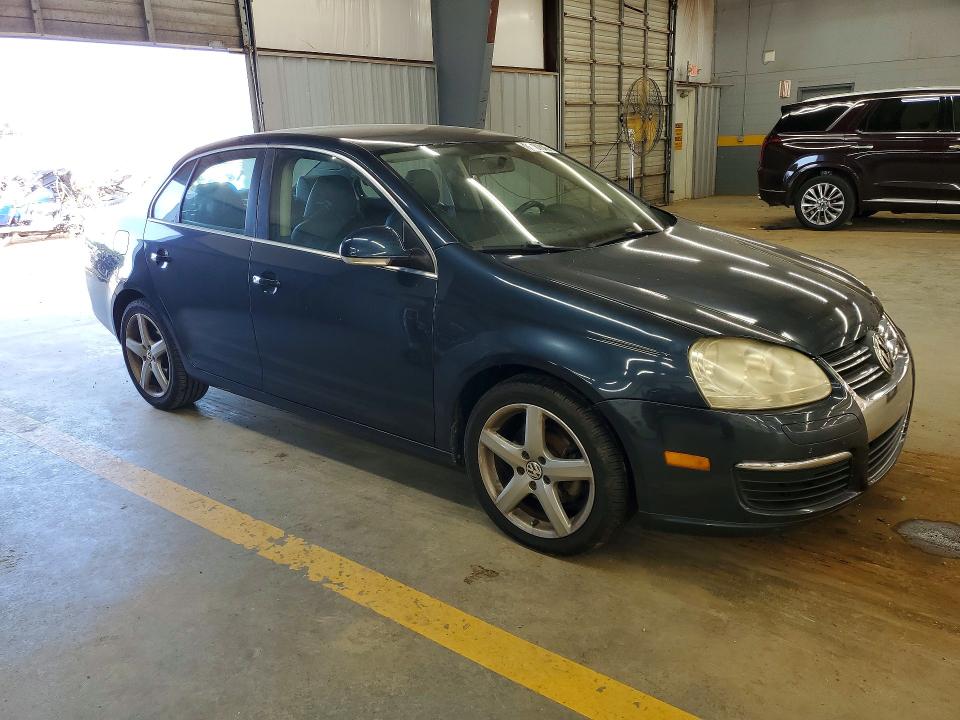 Photo 4 from auction – 2010 VOLKSWAGEN JETTA with VIN 3VWAL8AJ8AM130542