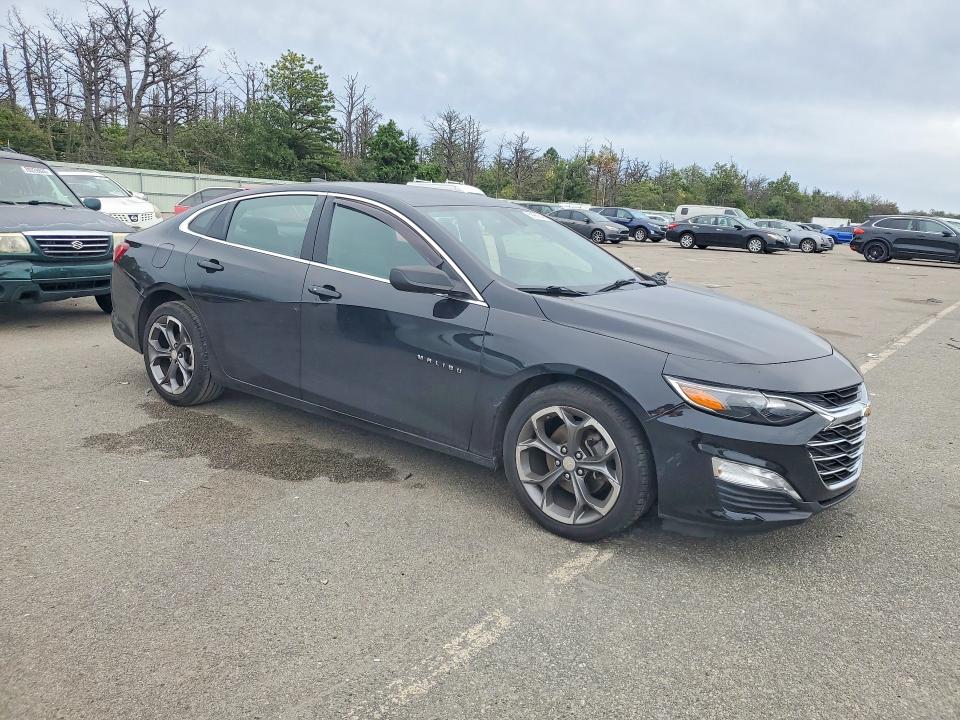 Photo 4 from auction – 2020 CHEVROLET MALIBU with VIN 1G1ZD5ST4LF104372