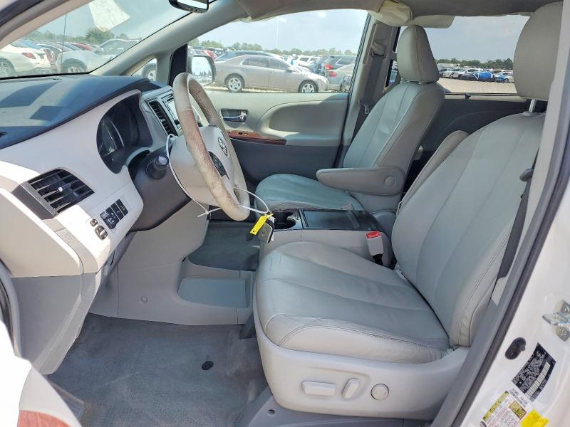 Снимка 7 от търг – 2014 TOYOTA SIENNA с VIN 5TDYK3DC5ES438780