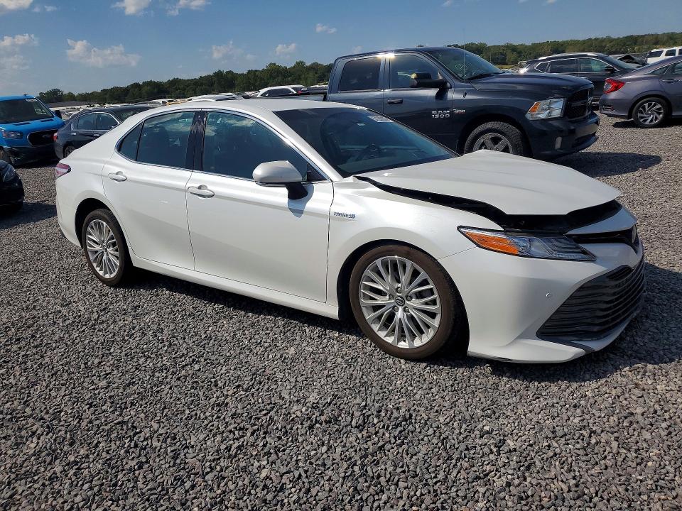 Снимка 4 от търг – 2018 TOYOTA CAMRY HYBRID с VIN 4T1B21HK2JU509222