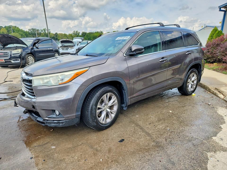 Photo 1 from auction – 2015 TOYOTA HIGHLANDER with VIN 5TDJKRFH1FS152360