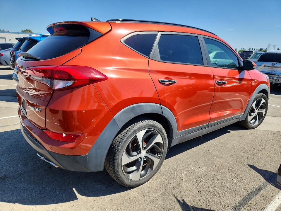 Photo 3 from auction – 2016 HYUNDAI TUCSON with VIN KM8J33A23GU236590