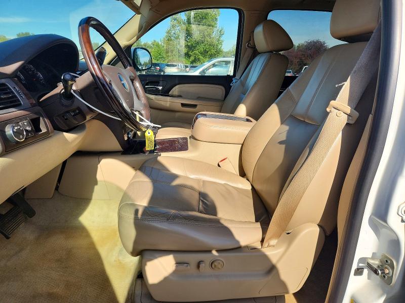 Фото 7 с аукциона – 2008 GMC YUKON с VIN 1GKFK63848J132875