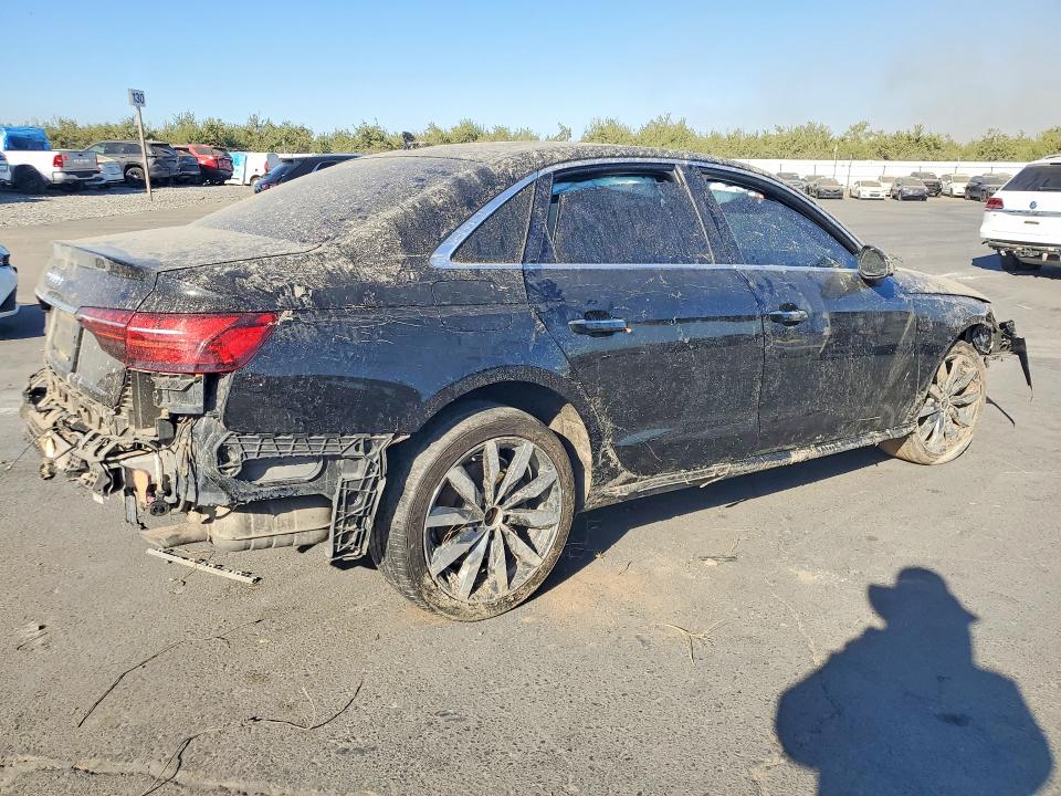 Снимка 3 от търг – 2022 AUDI A4 с VIN WAUBBAF40NN000722