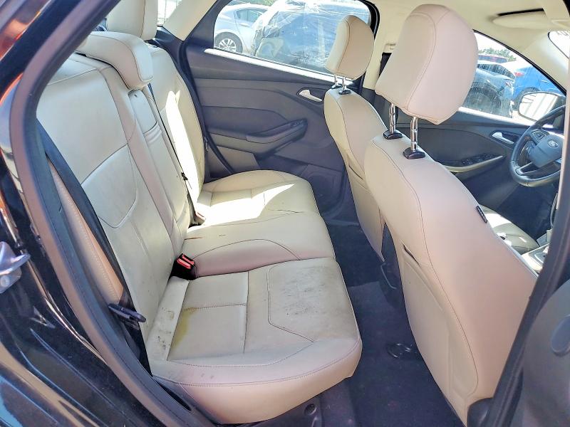 Photo 10 from auction – 2016 FORD FOCUS with VIN 1FADP3J27GL335074