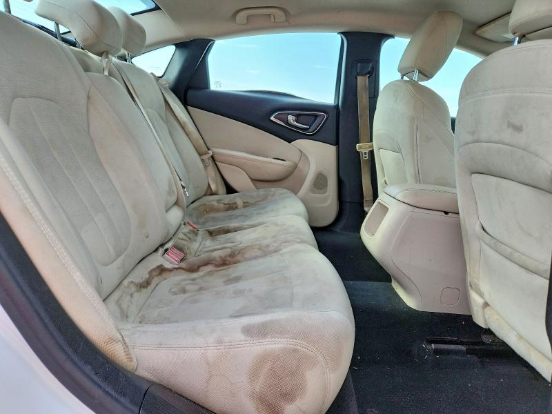 Фото 10 с аукциона – 2015 CHRYSLER 200 с VIN 1C3CCCAB3FN652908
