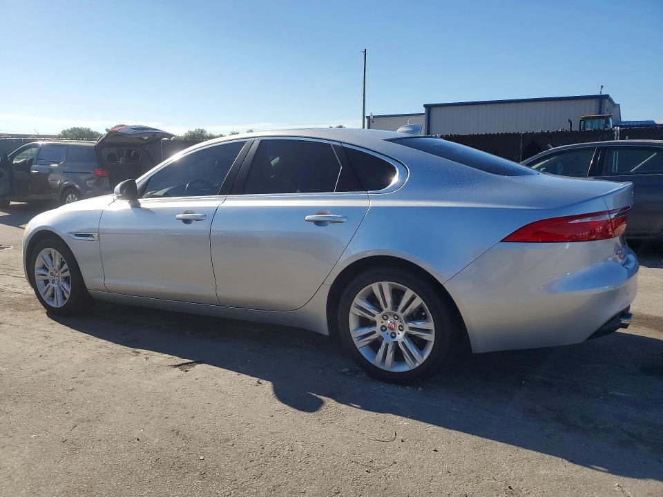 Photo 2 from auction – 2017 JAGUAR XF with VIN SAJBD4BVXHCY42479