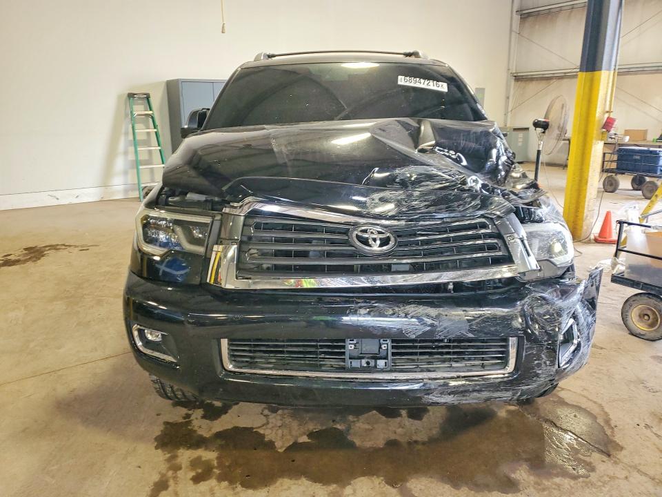 Photo 5 from auction – 2018 TOYOTA SEQUOIA with VIN 5TDJY5G10JS157292
