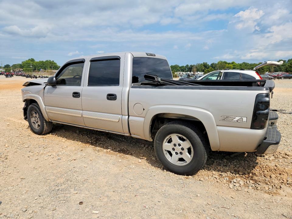 Photo 2 from auction – 2005 CHEVROLET SILVERADO with VIN 2GCEK13T951210572