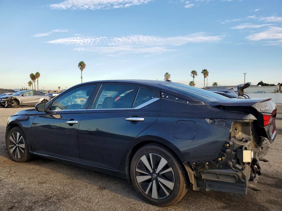 Photo 2 from auction – 2022 NISSAN ALTIMA with VIN 1N4BL4DV3NN363146