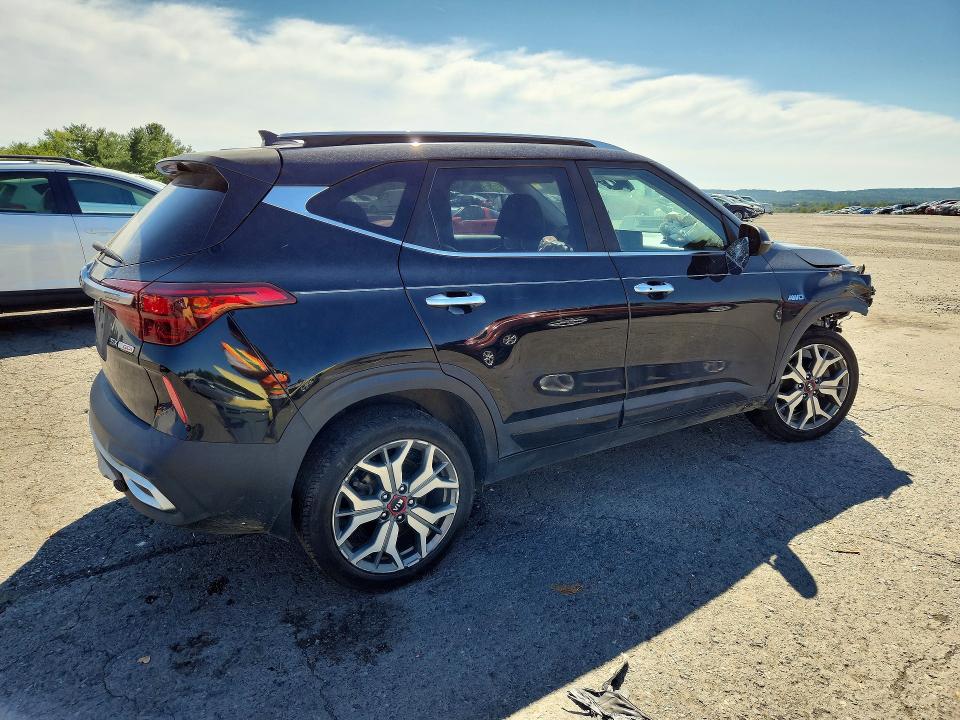 Снимка 3 от търг – 2021 KIA SELTOS с VIN KNDETCA21M7058467