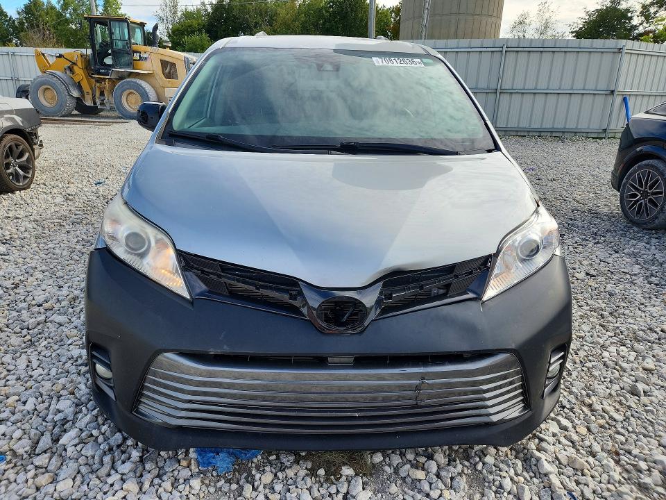 Photo 5 from auction – 2019 TOYOTA SIENNA with VIN 5TDYZ3DC4KS973624