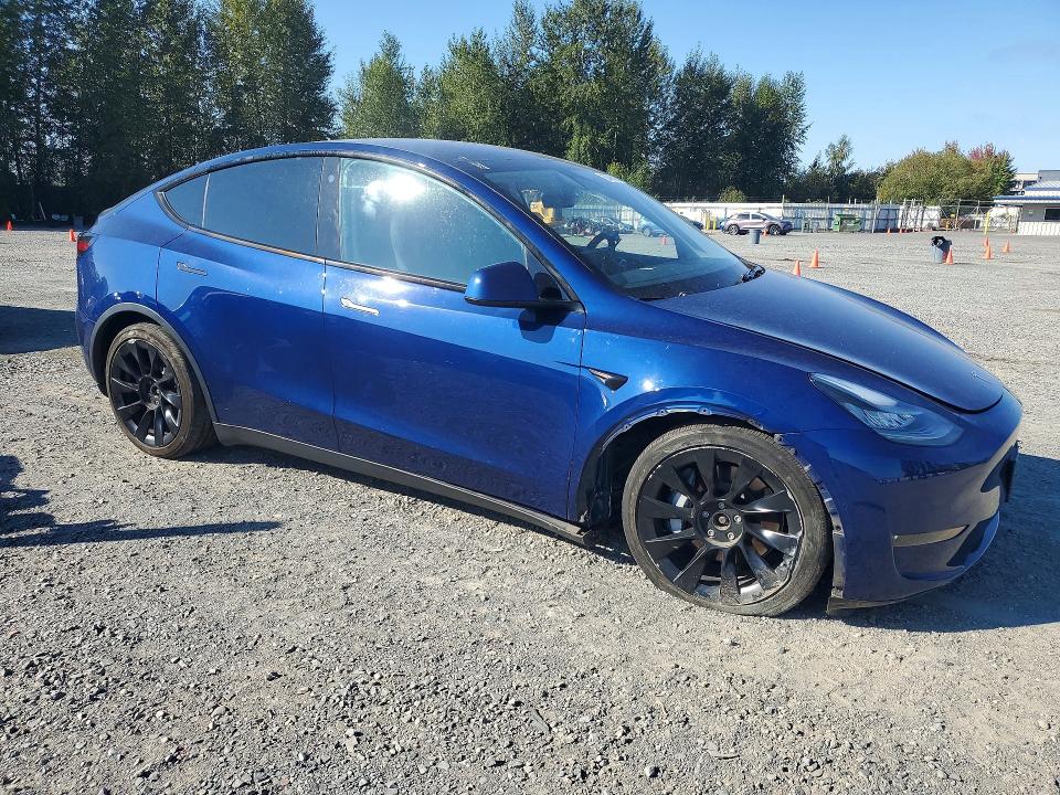 Снимка 4 от търг – 2021 TESLA MODEL Y с VIN 5YJYGDEE4MF073907