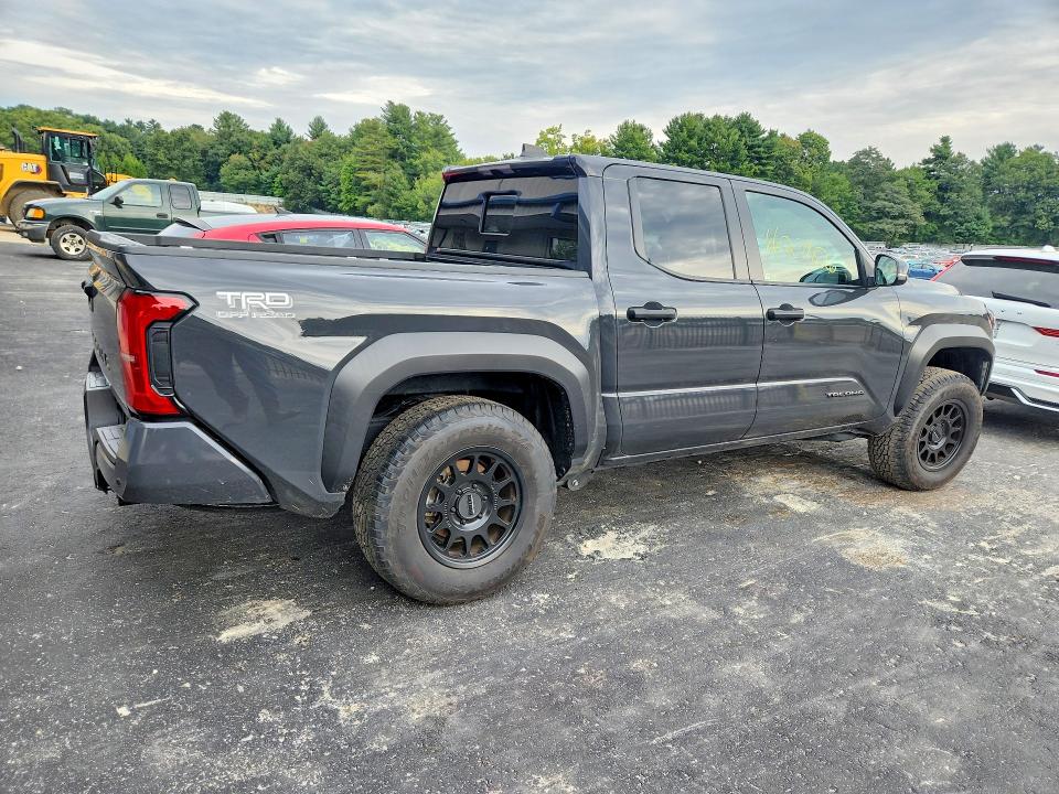 Photo 3 from auction – 2025 TOYOTA TACOMA with VIN 3TMLB5JN5SM106247