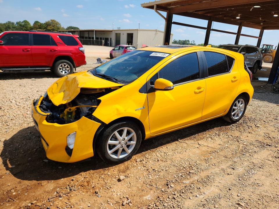 TOYOTA PRIUS C 2015 with VIN JTDKDTB35F1091176 - Photo from auction
