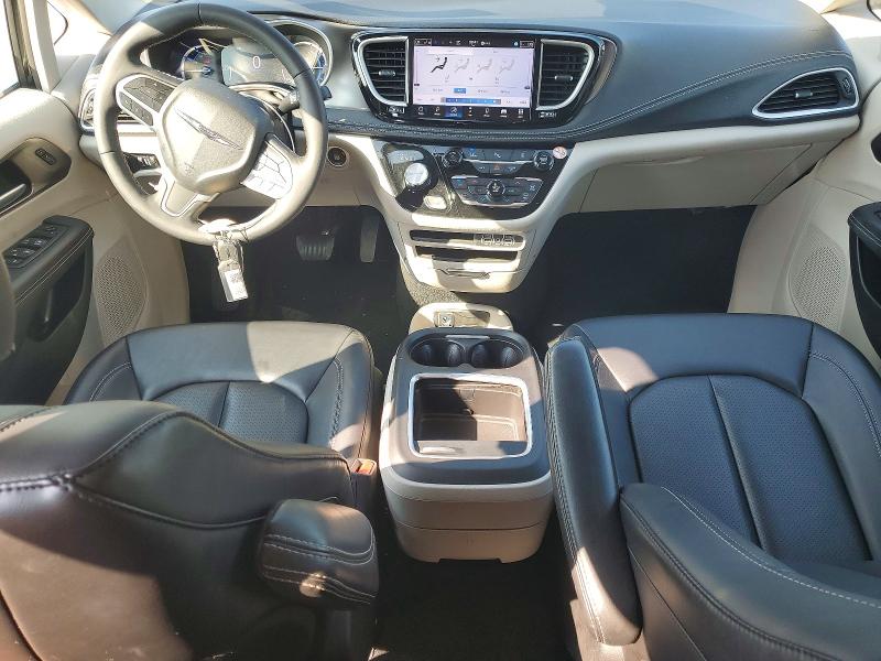 Photo 8 from auction – 2024 CHRYSLER PACIFICA with VIN 2C4RC1S77RR196729