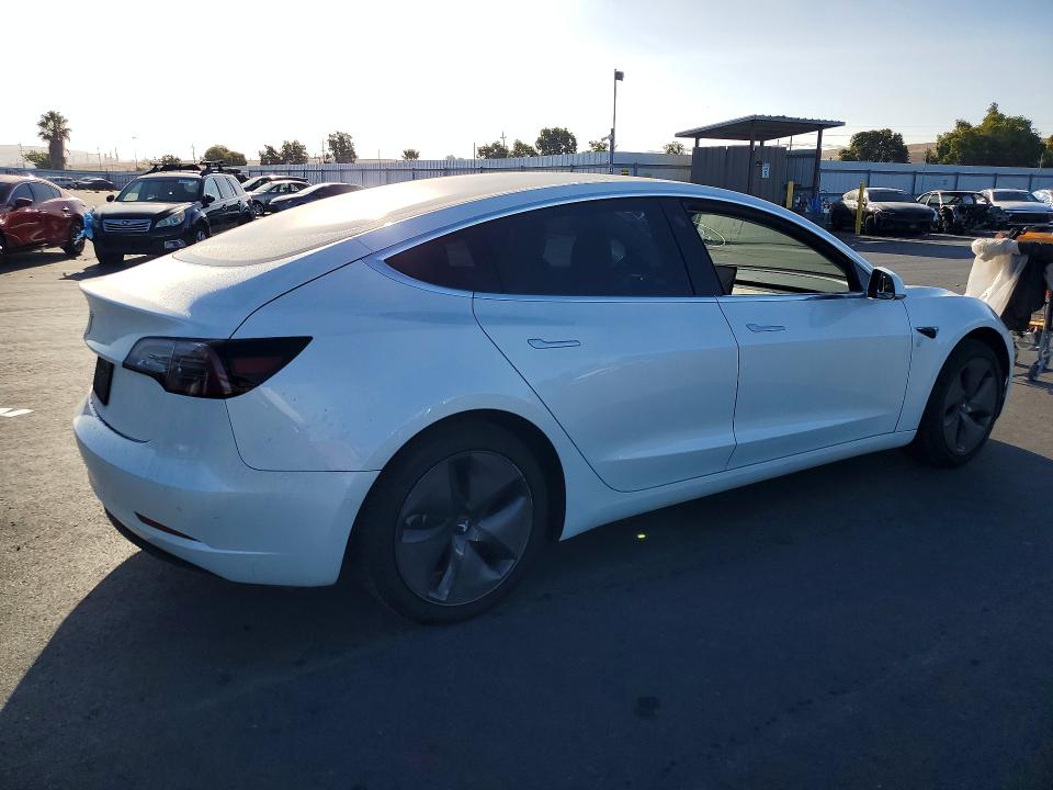 Снимка 3 от търг – 2020 TESLA MODEL 3 с VIN 5YJ3E1EAXLF805788