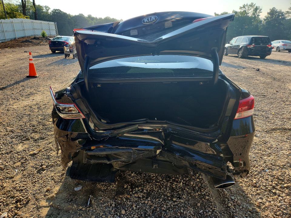 Photo 6 from auction – 2018 KIA OPTIMA with VIN 5XXGT4L39JG248668