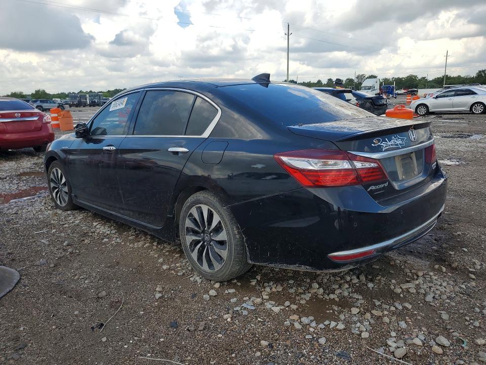 Photo 2 from auction – 2017 HONDA ACCORD with VIN JHMCR6F76HC001804