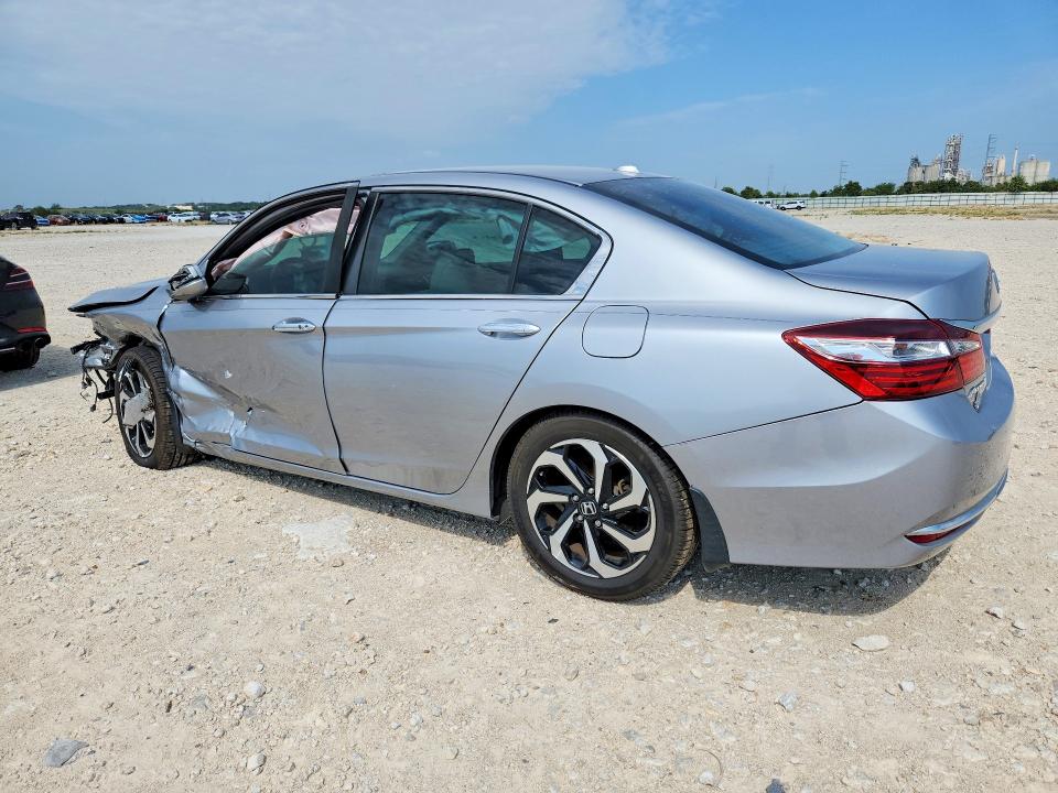 Photo 2 from auction – 2017 HONDA ACCORD with VIN 1HGCR2F80HA137488