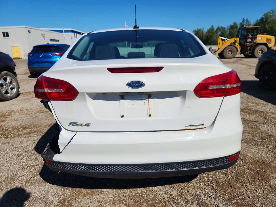 Photo 6 from auction – 2015 FORD FOCUS with VIN 1FADP3E20FL309747
