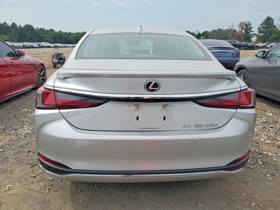 Photo 6 from auction – 2021 LEXUS ES 250 with VIN 58AE11D15MU001630