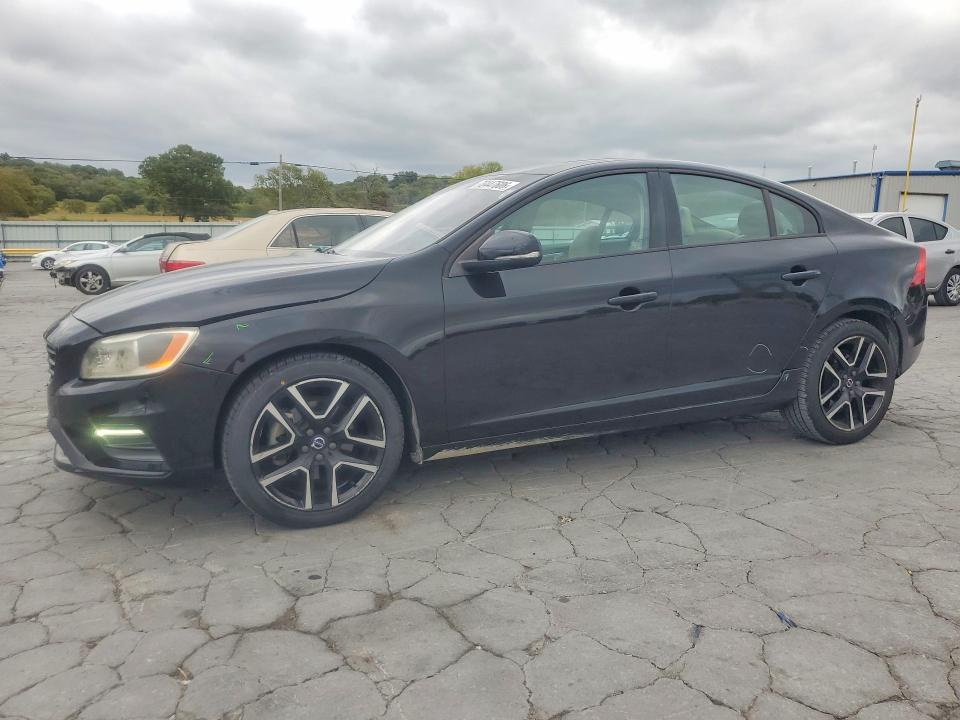 VOLVO S60 2017 con VIN YV126MFL4H2423674 - Foto de la subasta