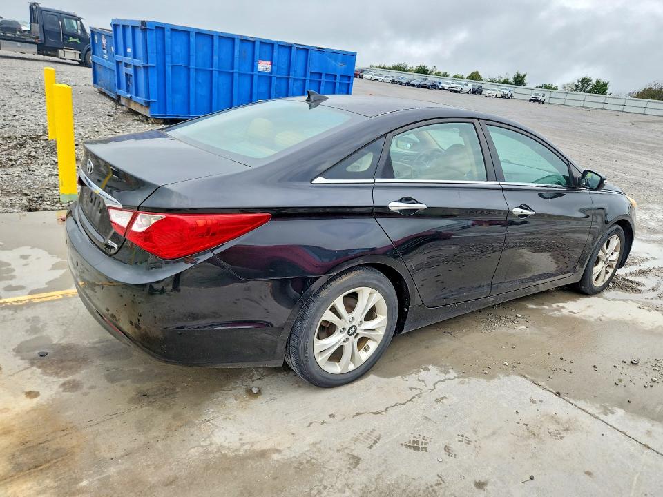 Photo 3 from auction – 2013 HYUNDAI SONATA with VIN 5NPEC4AC0DH742324