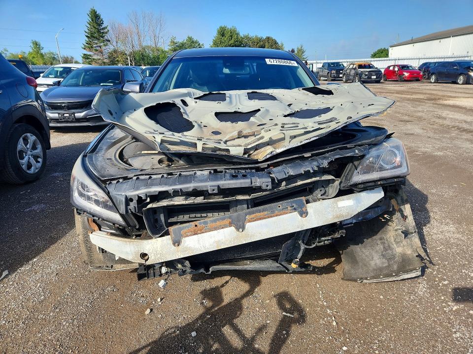 Photo 5 from auction – 2015 HYUNDAI GENESIS with VIN KMHGN4JE3FU020113