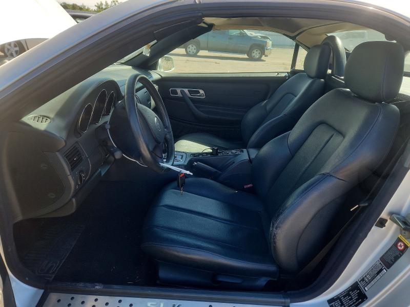 Снимка 7 от търг – 2003 MERCEDES-BENZ SLK с VIN WDBKK49F93F276789