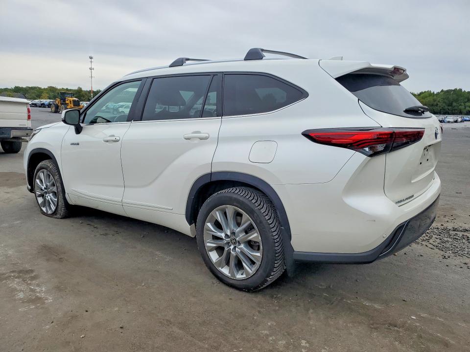 Снимка 2 от търг – 2021 TOYOTA HIGHLANDER HYBRID с VIN 5TDYARAH6MS506654